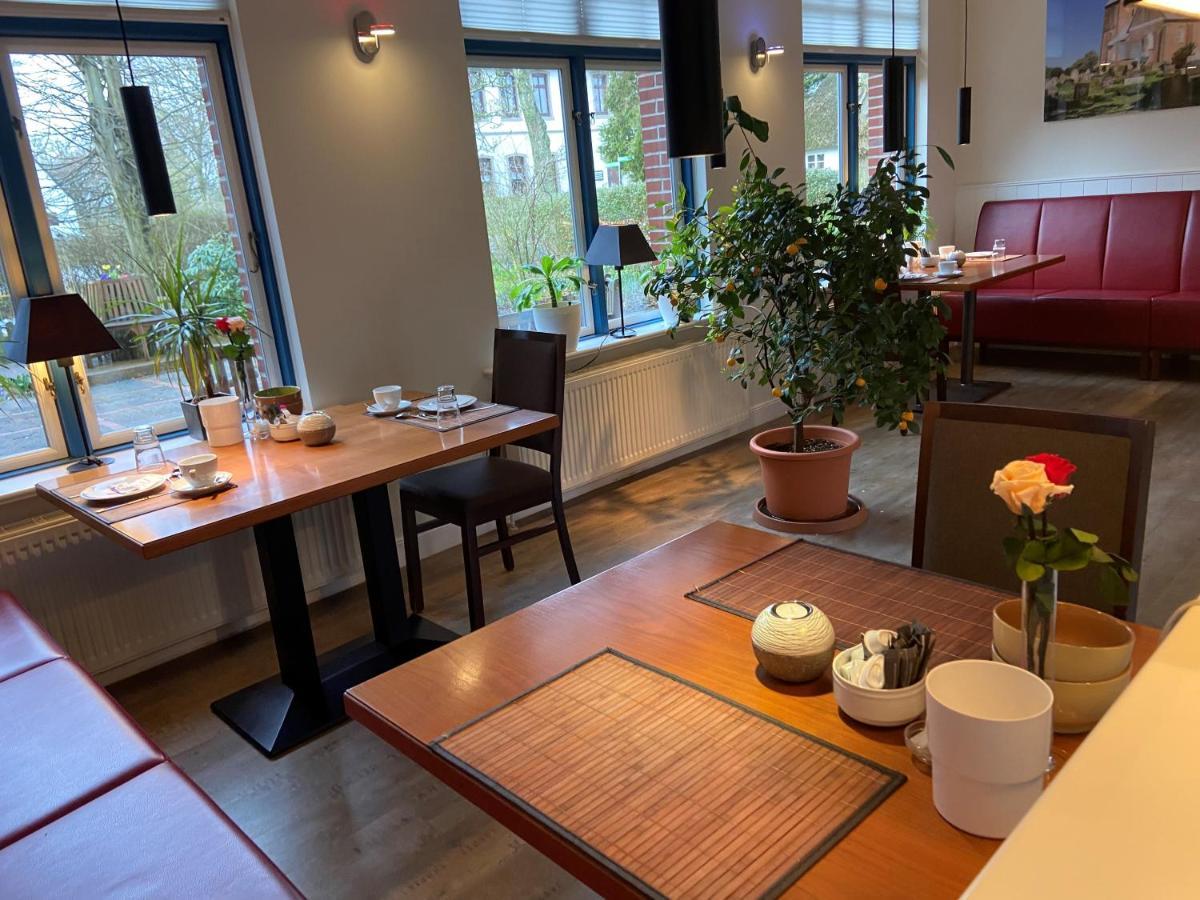 Friesenhof Nieblum - Hotel Garni Екстериор снимка